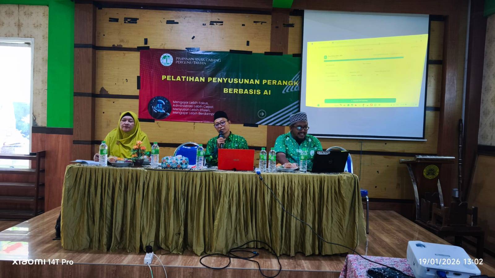 Penyusunan Perangkat Ajar Berbasis AI untuk Guru MI Gelombang 1